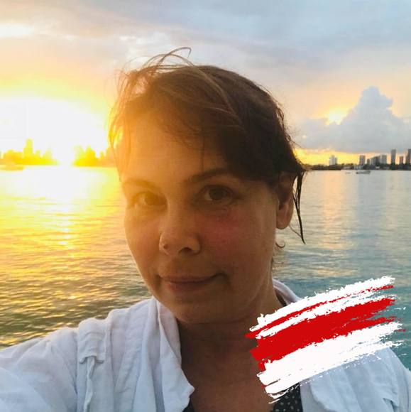Poshmark profile picture for @chem